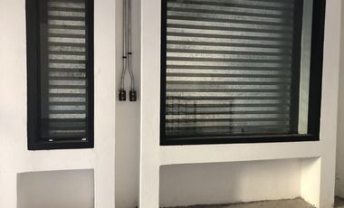 ARRIENDO Local Comercial 27,39 +  Subt. 29,12 m2, Metro ULA
