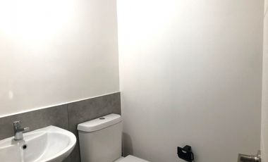 ARRIENDO Local Comercial 27,39 +  Subt. 29,12 m2, Metro ULA