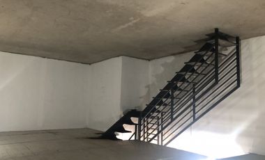 ARRIENDO Local Comercial 27,39 +  Subt. 29,12 m2, Metro ULA