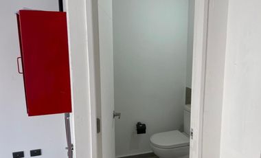 ARRIENDO Local Comercial 43,21 m2 + Subt. 45,51 m2, Metro ULA