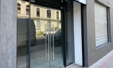 ARRIENDO Local Comercial 43,21 m2 + Subt. 45,51 m2, Metro ULA