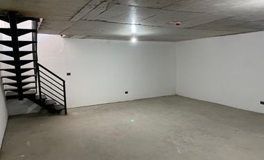 ARRIENDO Local Comercial 43,21 m2 + Subt. 45,51 m2, Metro ULA