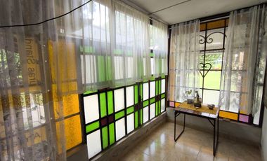 Quinta Amueblada con Piscina y amplio lote en Villa Urquiza