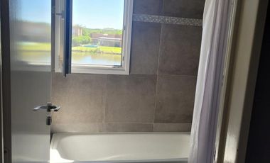 Casa en  venta al agua el canton, islas