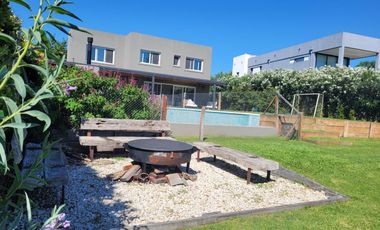 Casa en  venta al agua el canton, islas
