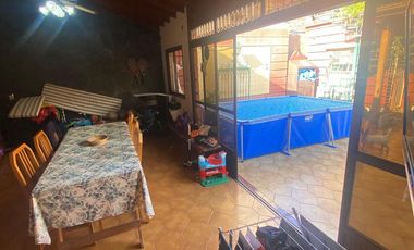 Casa 4 ambientes con quincho