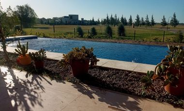 Casa en alquiler Anual naudir escobar