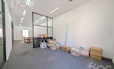 VENTA OFICINA SOBRE PEATONAL CORDOBA MICROCENTRO