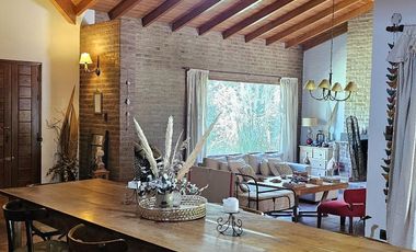 Increible Casa en Cosquin (4 dormitorios, quincho y pileta)
