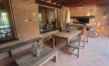 Increible Casa en Cosquin (4 dormitorios, quincho y pileta)
