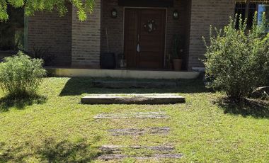 Increible Casa en Cosquin (4 dormitorios, quincho y pileta)