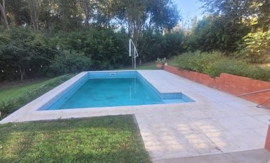 Increible Casa en Cosquin (4 dormitorios, quincho y pileta)