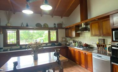 Increible Casa en Cosquin (4 dormitorios, quincho y pileta)