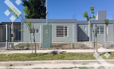 En Venta, Casa 2 dormitorios, en planta baja, B° 5 Soles Plottier