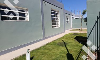 En Venta, Casa 2 dormitorios, en planta baja, B° 5 Soles Plottier