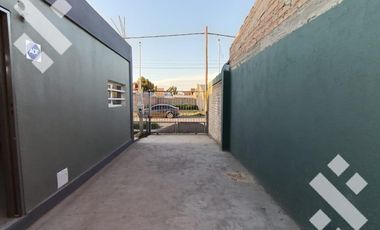 En Venta, Casa 2 dormitorios, en planta baja, B° 5 Soles Plottier