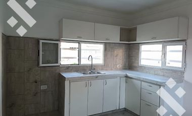 En Venta, Casa 2 dormitorios, en planta baja, B° 5 Soles Plottier