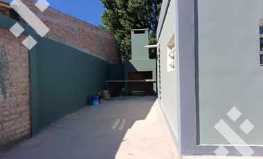 En Venta, Casa 2 dormitorios, en planta baja, B° 5 Soles Plottier