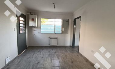 En Venta, Casa 2 dormitorios, en planta baja, B° 5 Soles Plottier