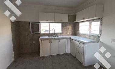 En Venta, Casa 2 dormitorios, en planta baja, B° 5 Soles Plottier