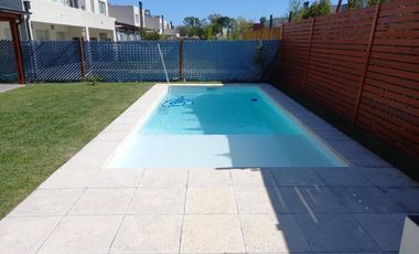 Casa en venta - 4 Dormitorios 3 Baños - Tigre
