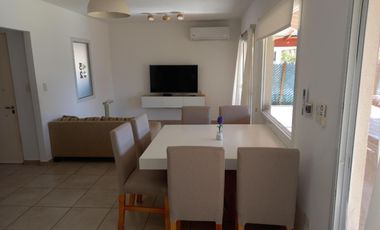 Casa en venta - 4 Dormitorios 3 Baños - Tigre