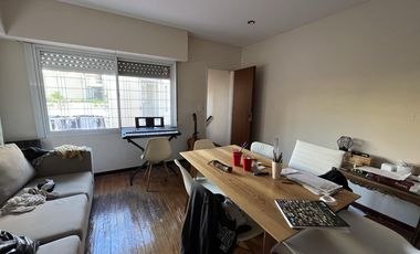 Casa impecable refaccionada   o terreno apto edificio
