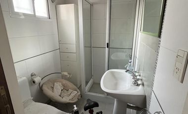 Casa impecable refaccionada   o terreno apto edificio