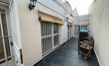 Casa impecable refaccionada   o terreno apto edificio