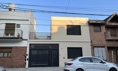 Casa impecable refaccionada   o terreno apto edificio