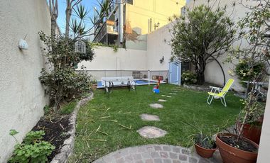 Casa impecable refaccionada   o terreno apto edificio