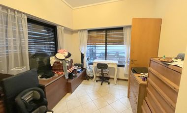 Casa impecable refaccionada   o terreno apto edificio