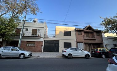 Casa impecable refaccionada   o terreno apto edificio