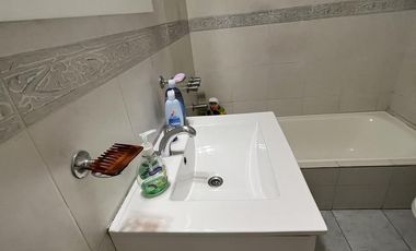 Casa impecable refaccionada   o terreno apto edificio