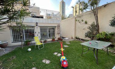 Casa impecable refaccionada   o terreno apto edificio