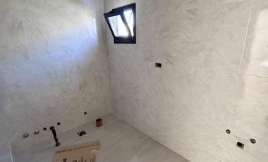 Casa en  venta barrio Lagos de Canning