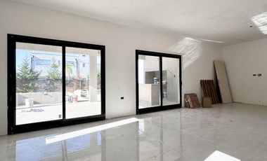 Casa en  venta barrio Lagos de Canning