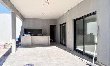 Casa en  venta barrio Lagos de Canning