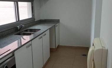 Venta departamento 2 ambientes con cochera en Morón.