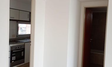 Venta departamento 2 ambientes con cochera en Morón.