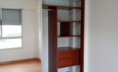 Venta departamento 2 ambientes con cochera en Morón.