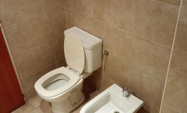 Venta departamento 2 ambientes con cochera en Morón.