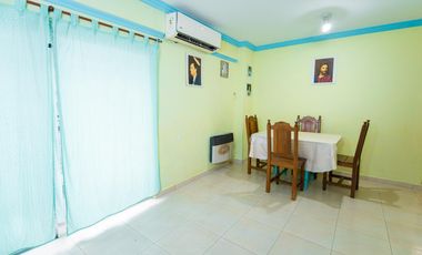 Venta departamento de 3 ambientes con balcón al frente en La Boca APTO CREDITO