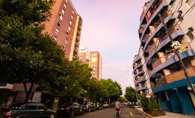Venta departamento de 3 ambientes con balcón al frente en La Boca APTO CREDITO