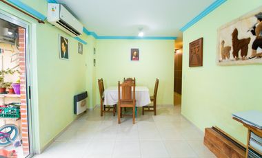 Venta departamento de 3 ambientes con balcón al frente en La Boca APTO CREDITO