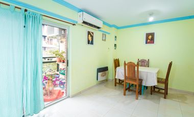 Venta departamento de 3 ambientes con balcón al frente en La Boca APTO CREDITO