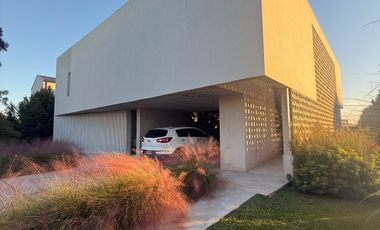Casa en Alquiler a la laguna en Muelles de Puertos del Lago