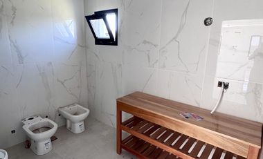 Casa en  venta barrio Lagos de Canning