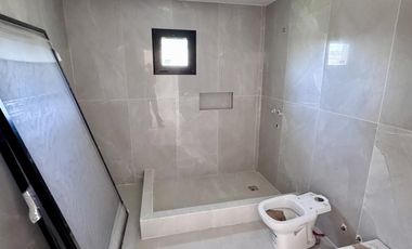Casa en  venta barrio Lagos de Canning