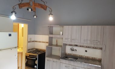 ALQUILO CASA AMOBLADA UN DORM BANDA NORTE